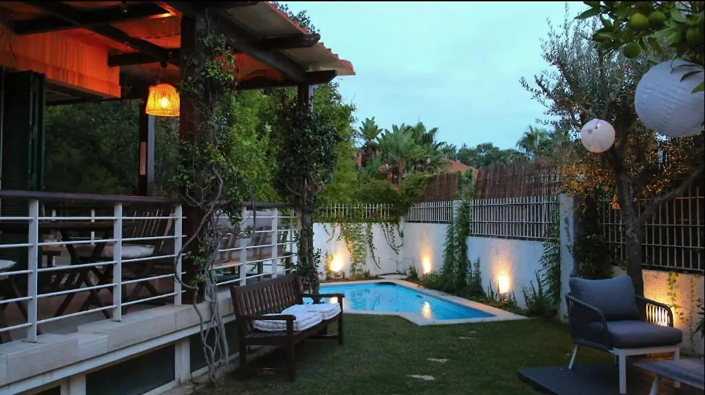 Whome Private Pool Guesthouse In Lisbon Holiday home