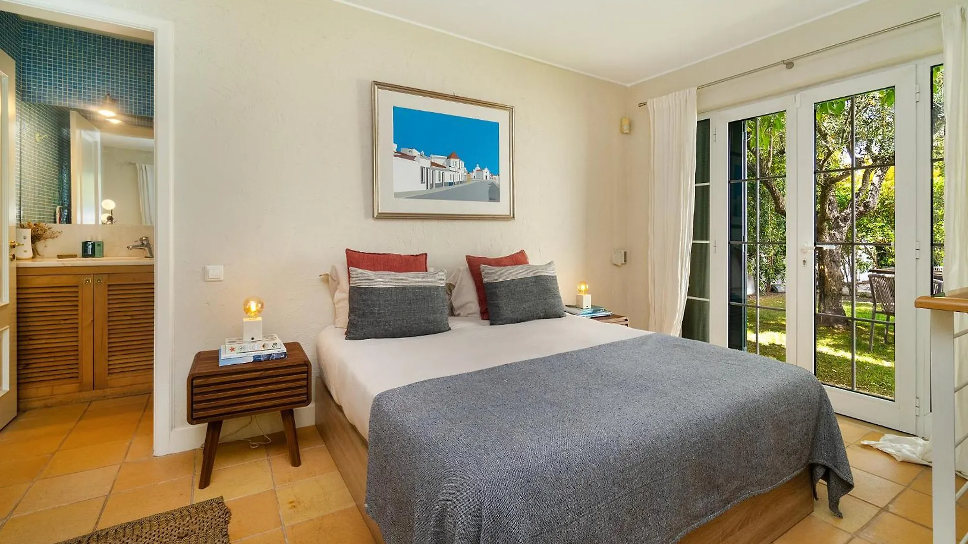 Whome Private Pool Guesthouse In Lisbon 0*,  Portugal