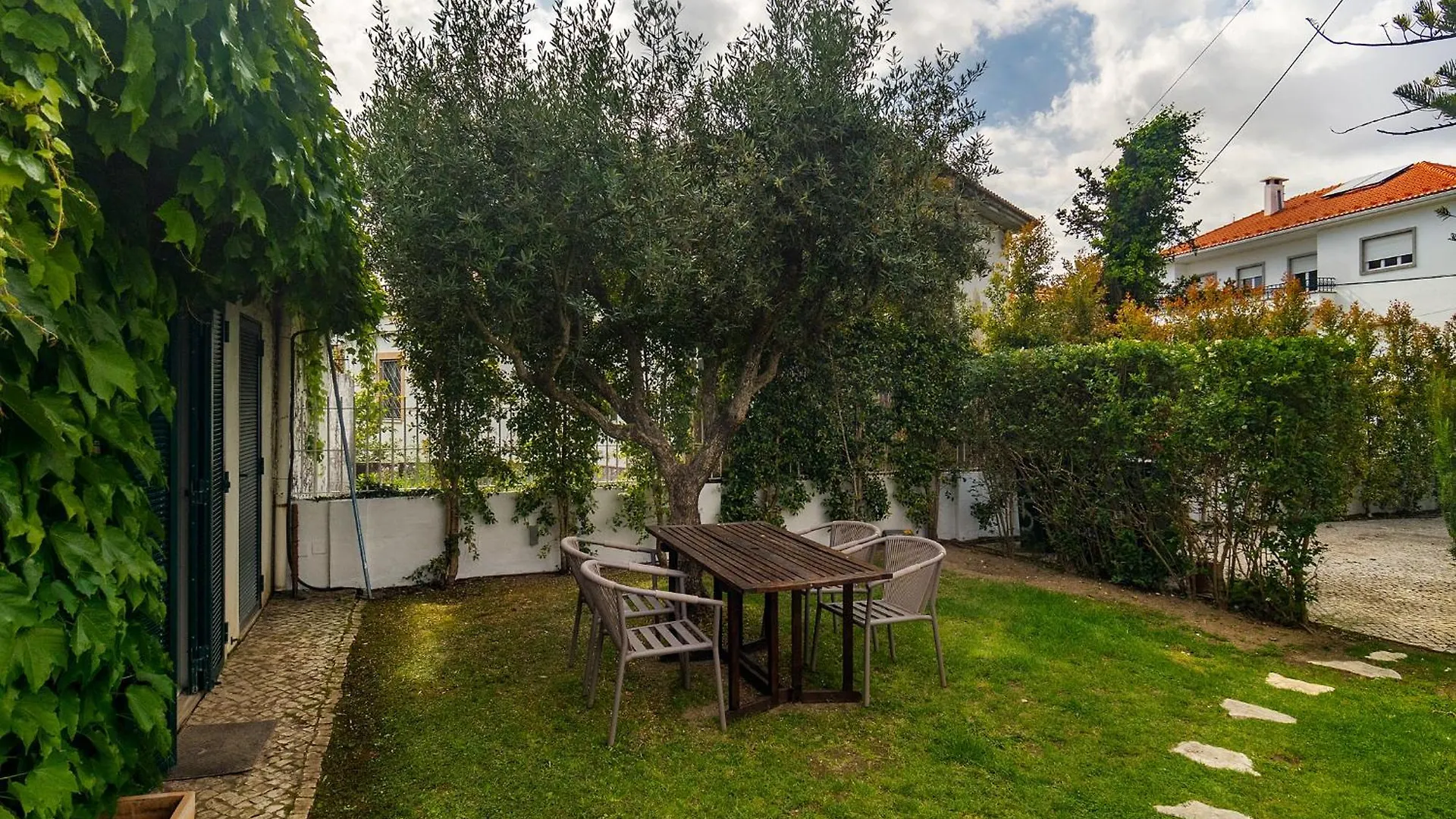 Holiday home Whome Private Pool Guesthouse In Lisbon Portugal