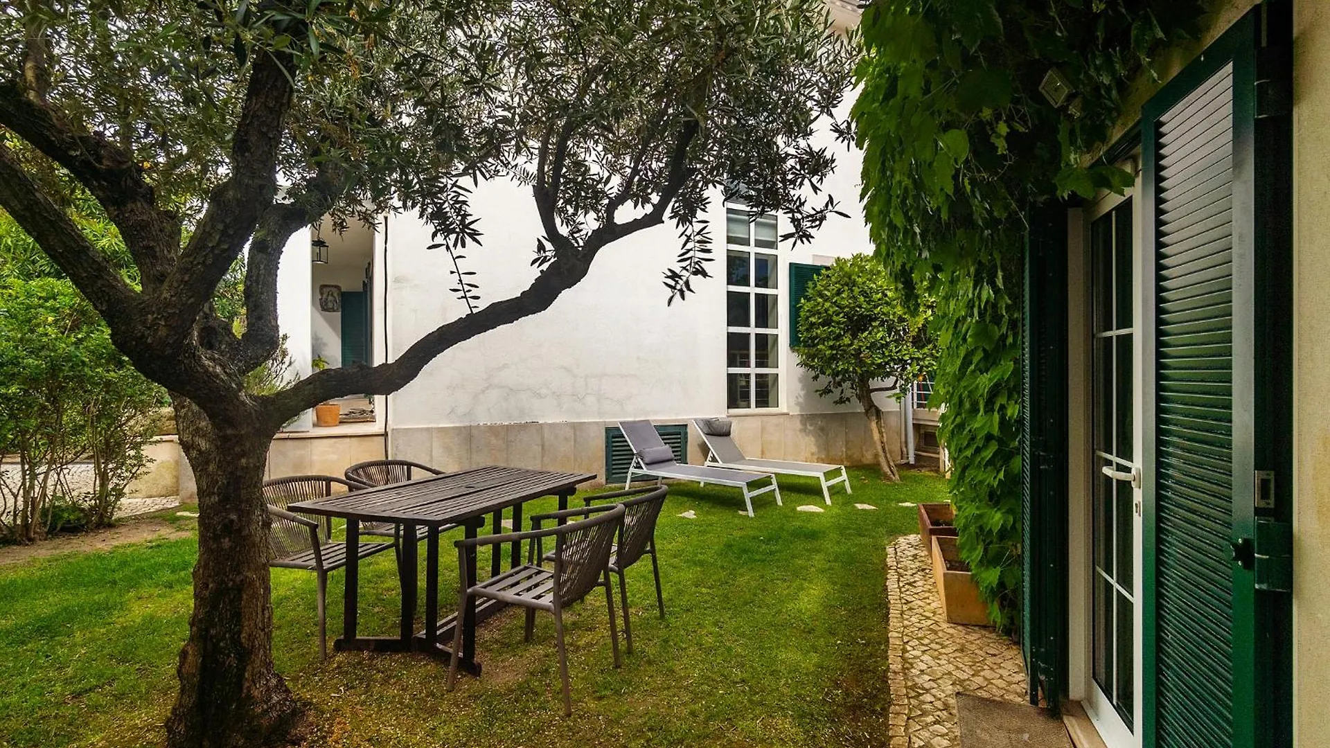 Whome Private Pool Guesthouse In Lisbon